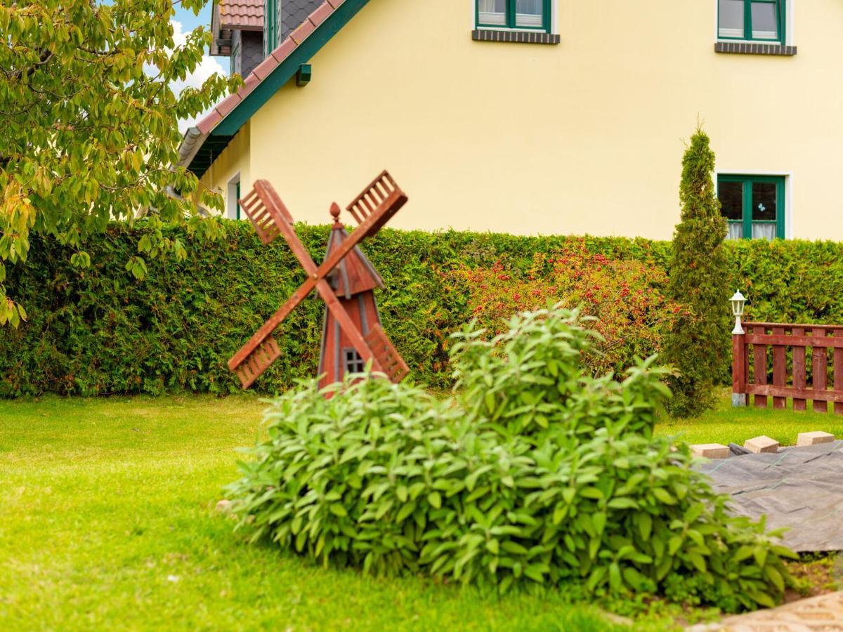 Idyllic Bungalow In Pepelow With Garden Kültér fotó