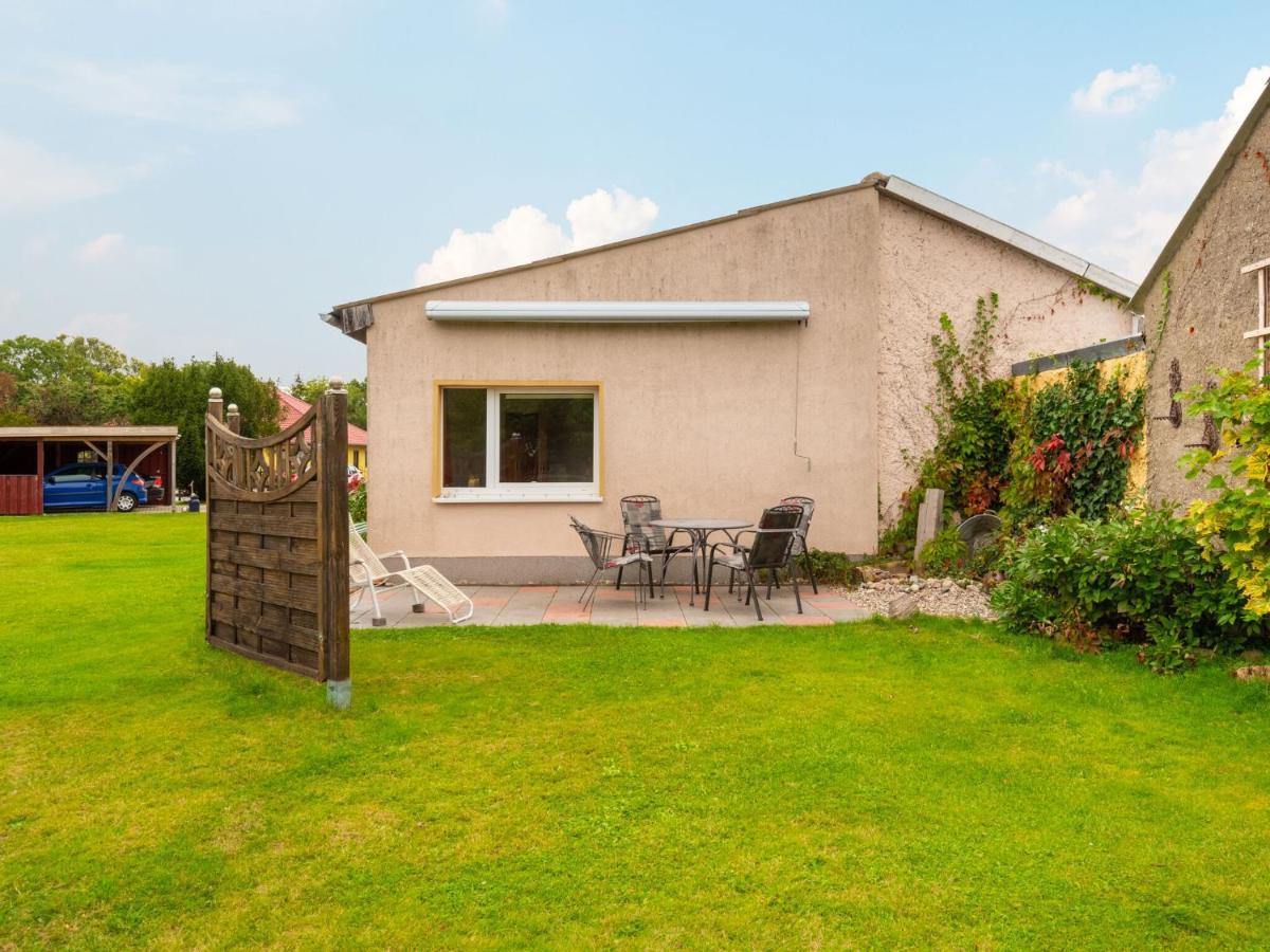 Idyllic Bungalow In Pepelow With Garden Kültér fotó